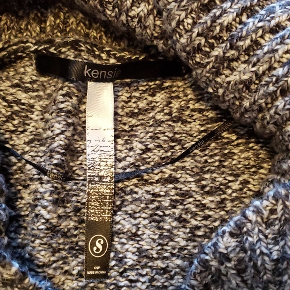 3/45 Kensie grey and black zip up sweater. Size sm - Picture 4 of 7